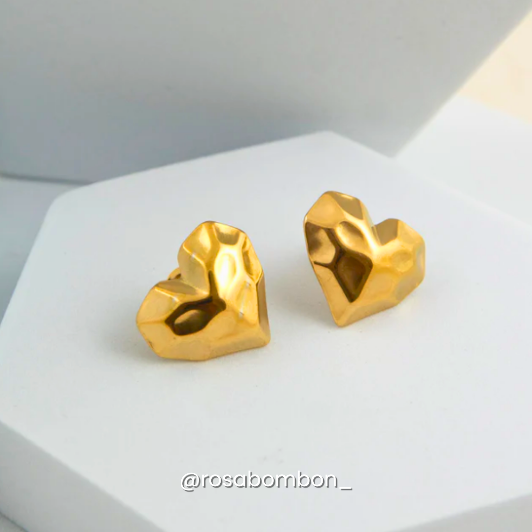 Aretes Dorados Corazón Martillado
