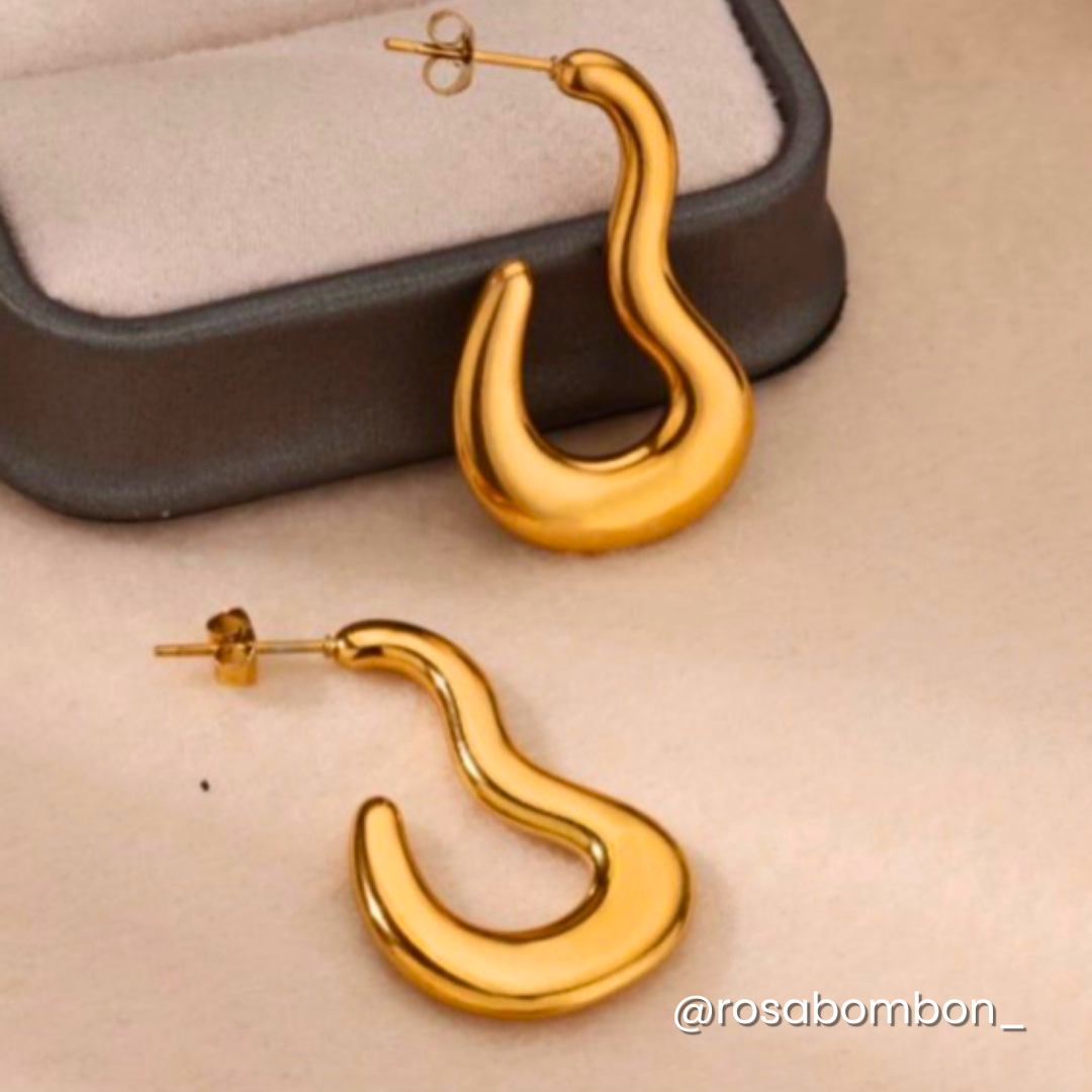 Aretes Dorados Uma