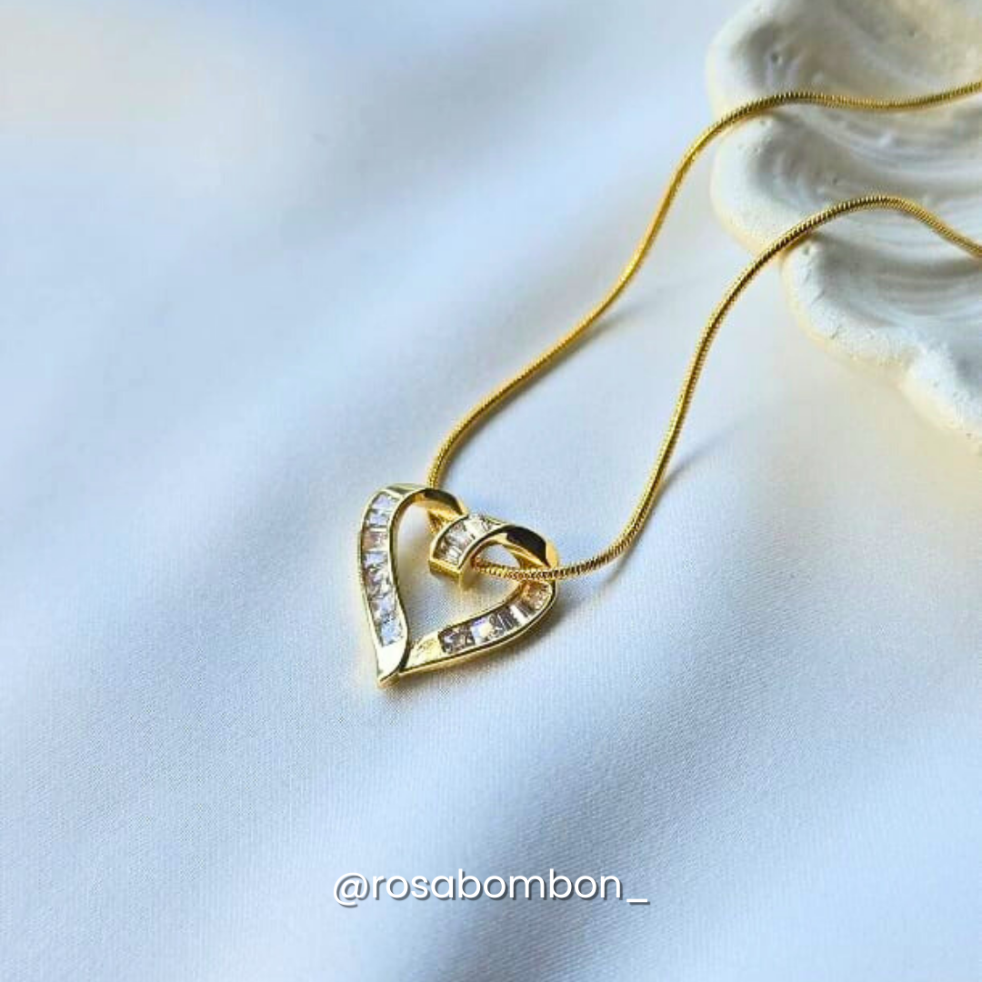 Collar Corazón Dorado con Zirconias