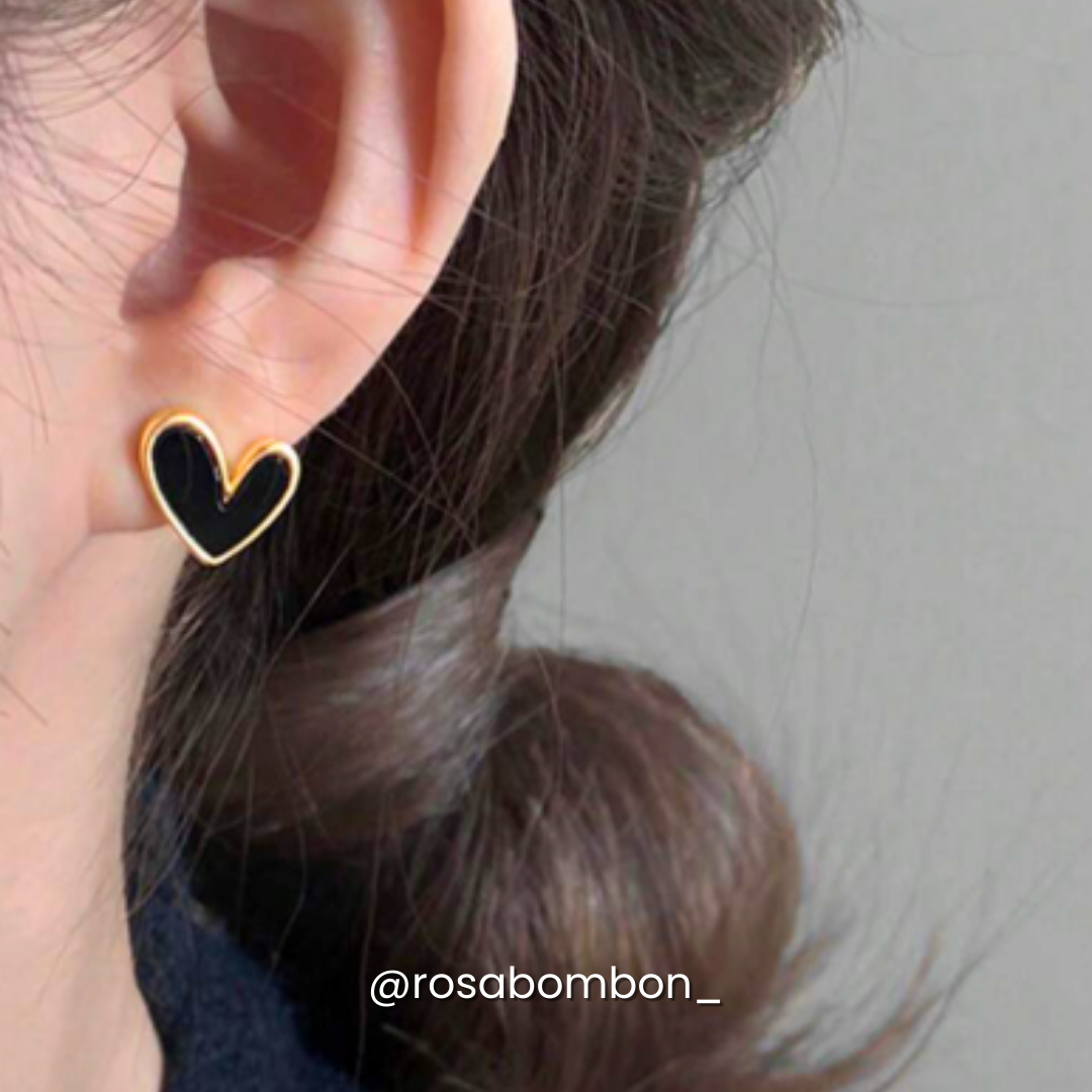 Aretes Corazón Negro