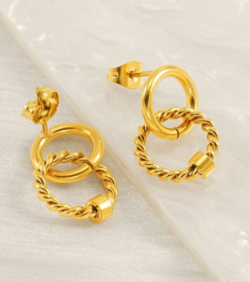 Aretes twist hoop