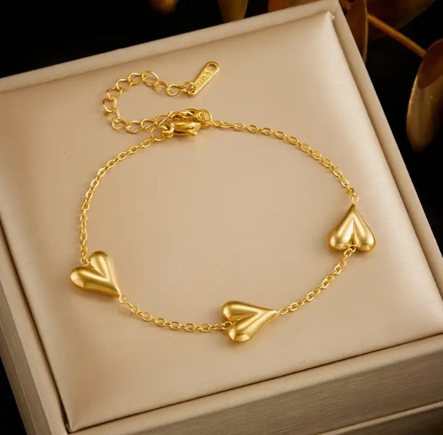 Pulsera Dorada Corazones