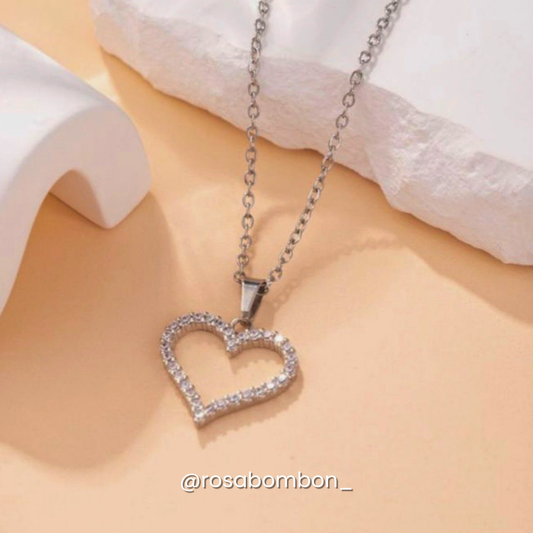 Collar Plateado con Zirconias Corazón