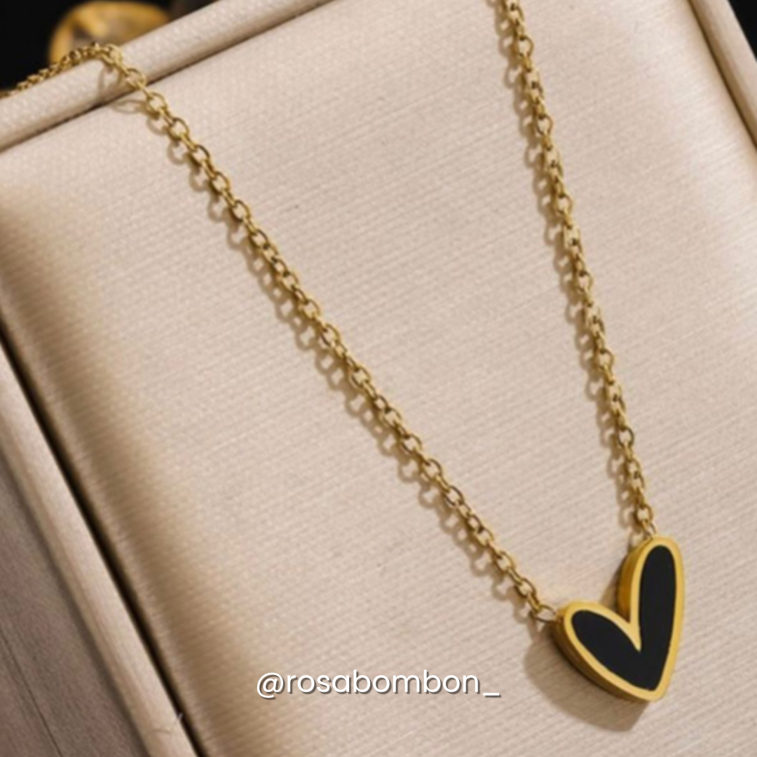 Collar Corazón Negro Pequeño