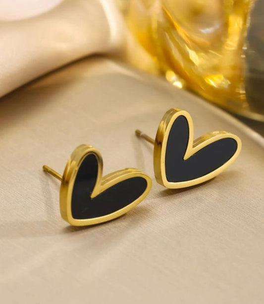 Aretes de corazón negro