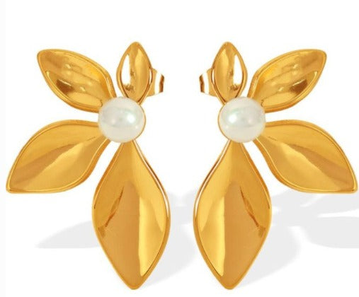 Aretes pétalos con perla