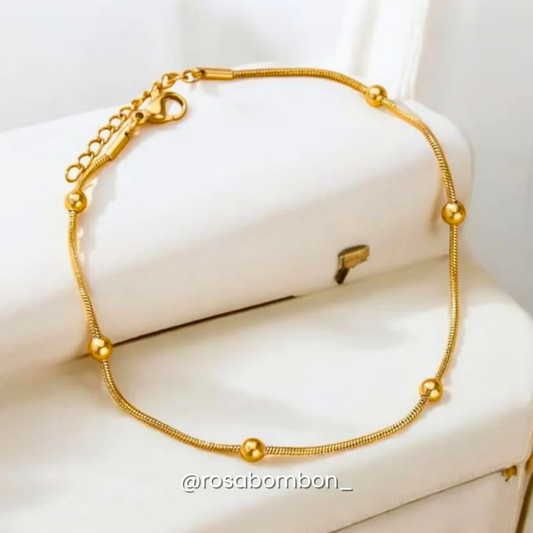 Collar Dorado con Bolitas